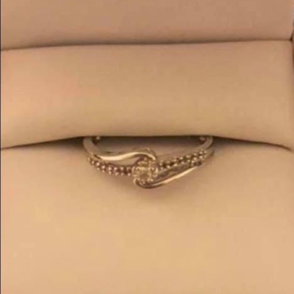 10k White gold Diamond ring.